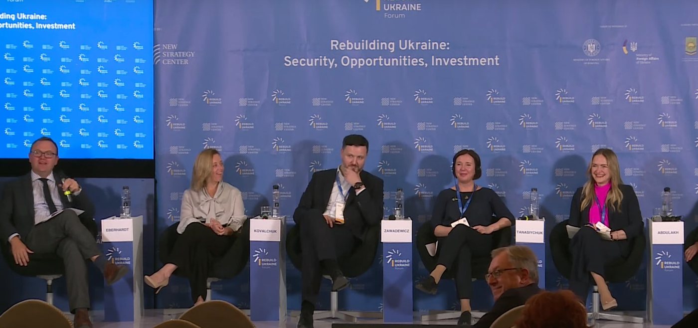 Для відбудови Україні потрібна двоколійна стратегія щодо біженців і діаспори – учасники форуму у Бухаресті